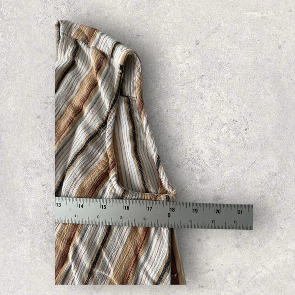 Kut from the Kloth wrap-front sleeveless striped multicolor blouse Medium - Picture 6 of 11